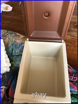 1983 Little Kool Rest IGLOO Car Console Cooler Tan & Beige Can Holder Ice Chest