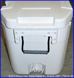 Coleman ESKY 85 Quart Fishing Locking, Antimicrobial Protection Cooler M. IN USA