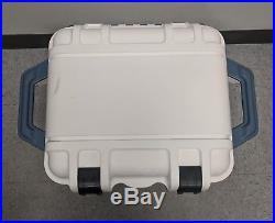 Genuine OtterBox Venture 25 Quart Cooler Hudson White / Blue 77-54864 Fair Shape