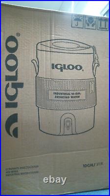 Igloo 10 gal. Red & Yellow 400 Series Beverage Cooler (04101) FS