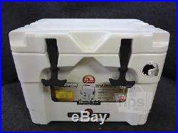 Igloo 32003 Sportsman 20qt Rotomolded Cooler White 21.3in x 15in x 14.1in New