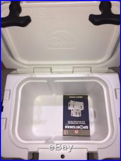 Igloo Sportsman 20 Quart Cooler White (NEW WITH DEFECTS)