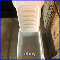 Igloo Wheelie Cool 38-Quart Hard Ice Chest Cooler with Wheels Vintage