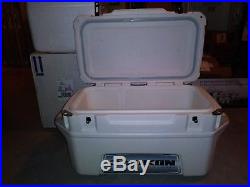 Igloo Yukon 50 Qt White 7 day Cold Locker Cooler Free Shipping Retail $299