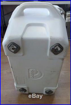 Igloo Yukon Cold Locker 50 Quart Heavy Duty Cooler with Work Space White