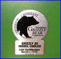 John Deere Grizzly 20 Qt Cooler