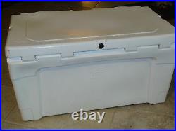 Large 55 Quart Igloo Sportsman Cooler Ice Chest Heavy Duty Handles Latches