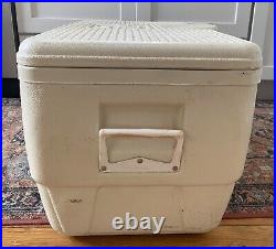 Large Vintage TTI Igloo Promotional 7Up Logo Hard Cooler Box Ice Chest 60s 1960s