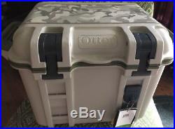 OtterBox Venture 25 Quart Cooler Desert Camo Ice chest. Brand New
