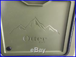 OtterBox Venture 25 Quart Cooler Desert Camo Ice chest. Brand New