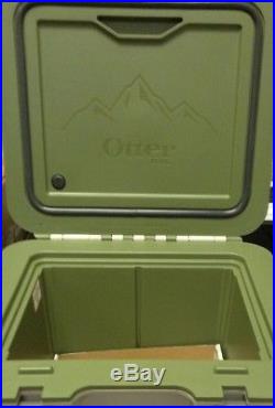 OtterBox Venture 25 Quart Cooler Desert Camo OPEN BOX
