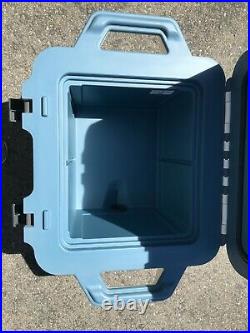 OtterBox Venture 25-Quart Cooler Hudson (White / Blue)