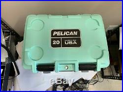 Pelican 20 Quart 20Q-1-SEAFOAMGRY color cooler
