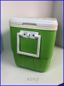 VTG Igloo 25 QT Cooler Lime Green 70s 80s Complete with tray handles