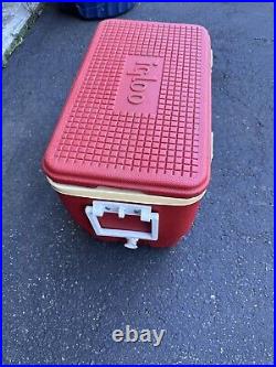 Vintage Igloo Cooler With Tray And Beverage Jug