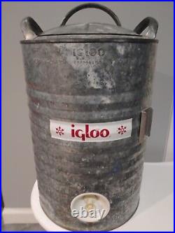 Vintage Igloo Galvanized Water Cooler 5 Gallon and working spigot
