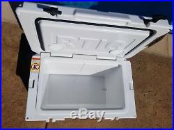 White Cooler Entertainment Speaker System with Bluetooth stereo ice chest cooler