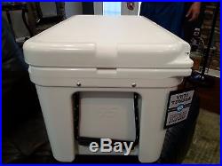 Yeti Tundra 65 Quart WHITE Hard-Side Cooler Ice Chest YT65W NEW withDry Goods Rack